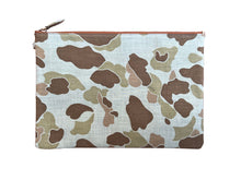 Load image into Gallery viewer, Frogskin Clutch - Tan
